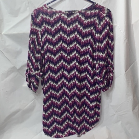 Pixley Purple gray white Pattern V-neck with 1/4 button 1/2 Sleeve blouse Size M - Picture 5 of 5